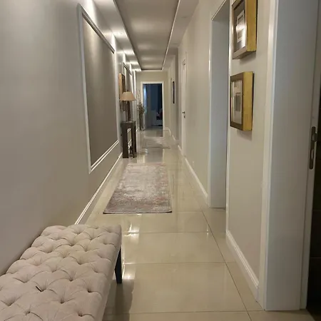 Spacious Luxury 3 Bedroom - Southridge - *