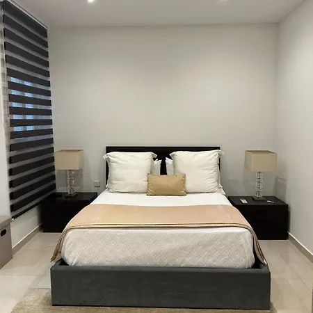 Spacious Luxury 3 Bedroom - Southridge - * المليحة