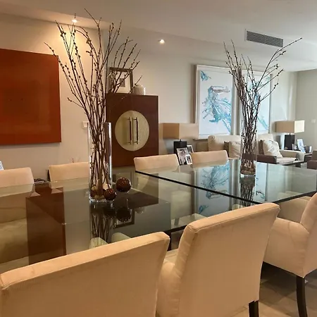 Spacious Luxury 3 Bedroom - Southridge - Apartment